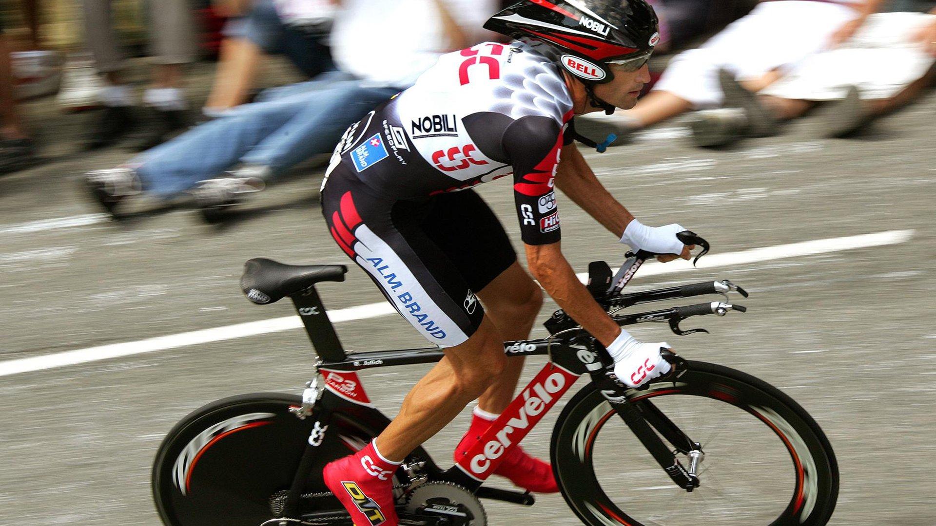 湖人战绩持续低迷，三大关键人物前途未卜